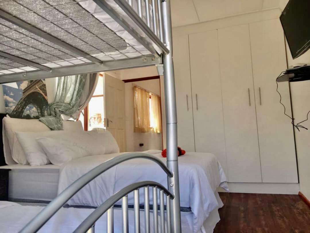 Beautiful Apartment In Century City Kaapstad Buitenkant foto
