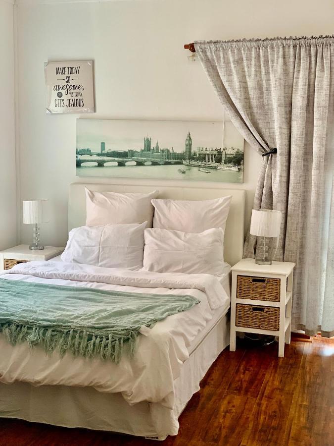 Beautiful Apartment In Century City Kaapstad Buitenkant foto