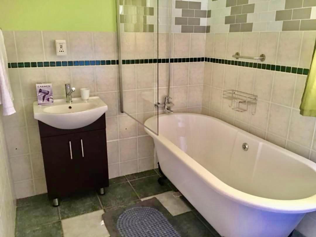 Beautiful Apartment In Century City Kaapstad Buitenkant foto