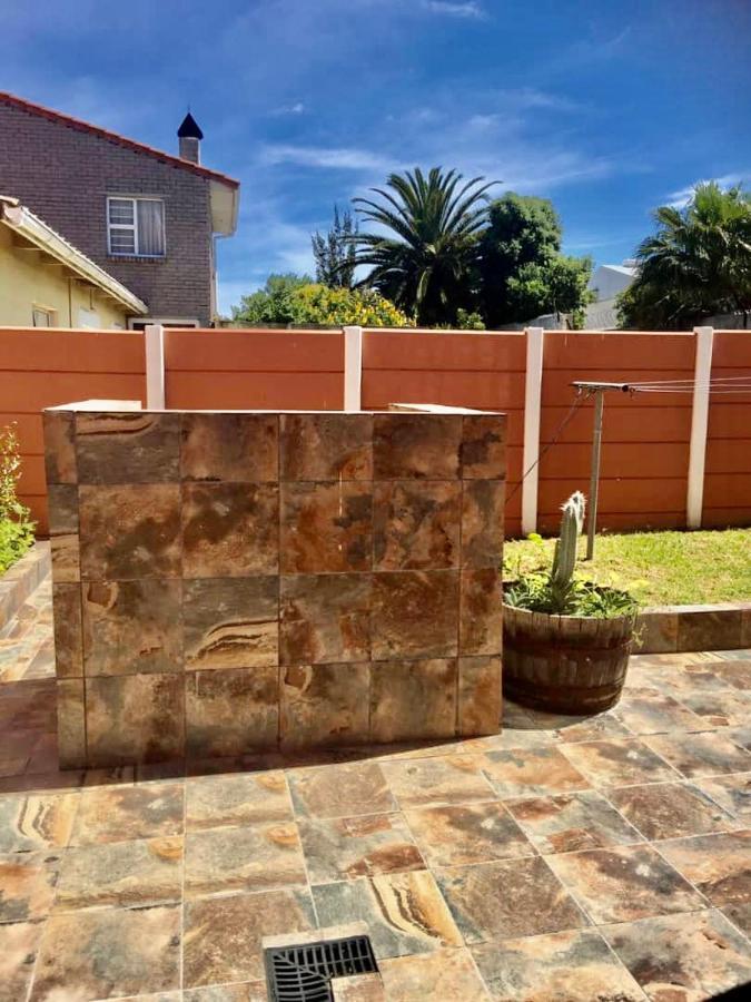 Beautiful Apartment In Century City Kaapstad Buitenkant foto