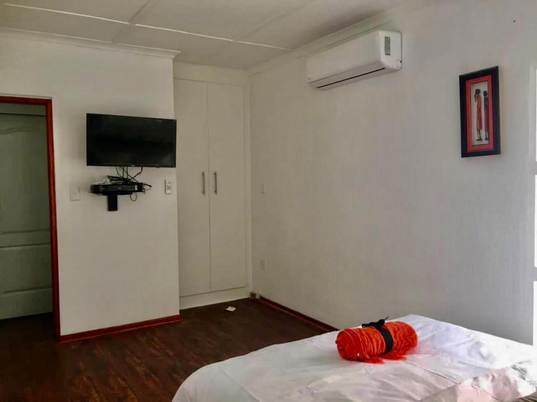 Beautiful Apartment In Century City Kaapstad Buitenkant foto