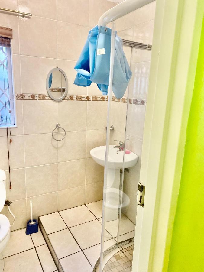 Beautiful Apartment In Century City Kaapstad Buitenkant foto